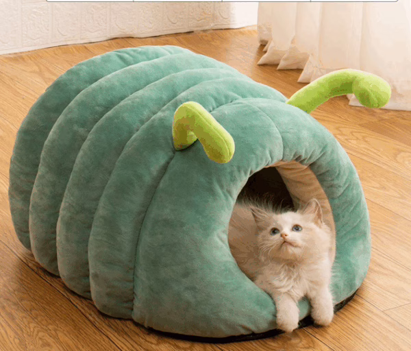 Custom Caterpillar Pet Bed – Winter Warm Enclosed Nest for Cats & Small Dogs, Soft & Non-Slip Design