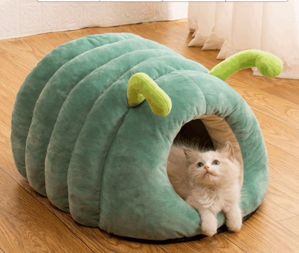Custom Caterpillar Pet Bed – Winter Warm Enclosed Nest for Cats & Small Dogs, Soft & Non-Slip Design